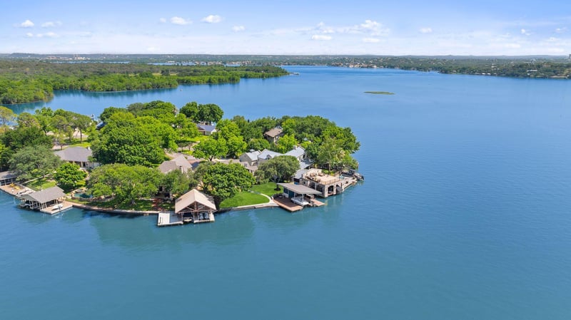 Virtual tour of 21 Beaver Is