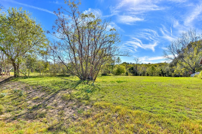 Virtual tour of 210 E Morrow ST