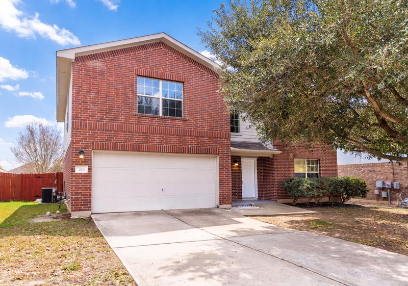 Virtual tour of 210 Kings Ridge Dr