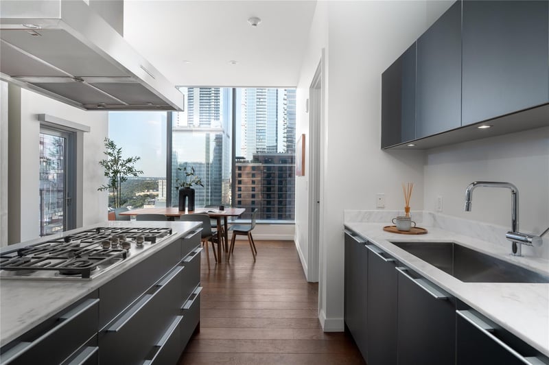 Virtual tour of 210 Lavaca St Unit #2211