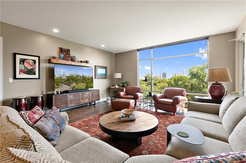 Virtual tour of 210 Lee Barton DR Unit #601