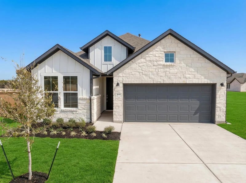 Virtual tour of 210 Silverbell LN