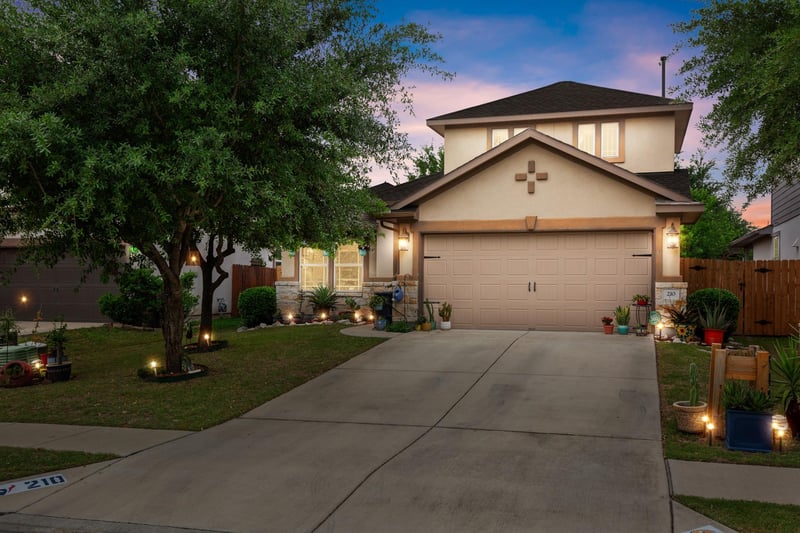 Virtual tour of 210 Wincliff Dr