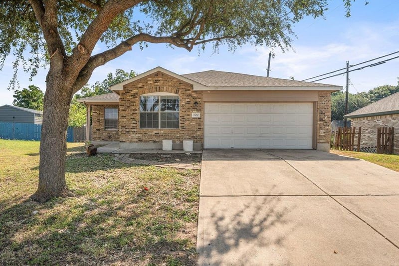 Virtual tour of 2100 Boyer DR
