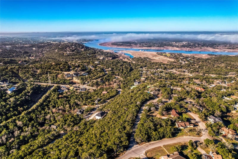 Virtual tour of 21007 Ridgeview Loop