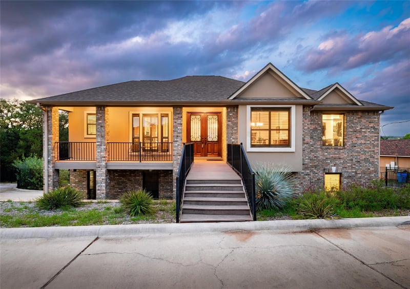 Virtual tour of 21012 North Ridge St