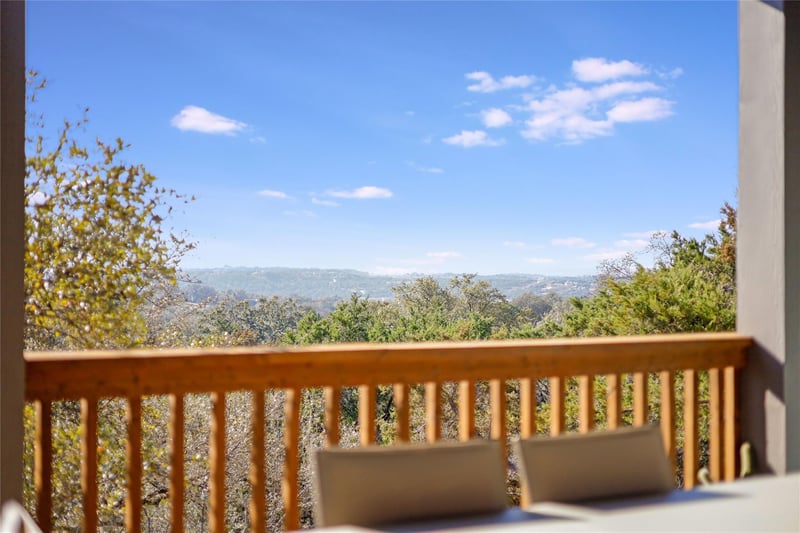 Virtual tour of 21013 Nimitz Ave