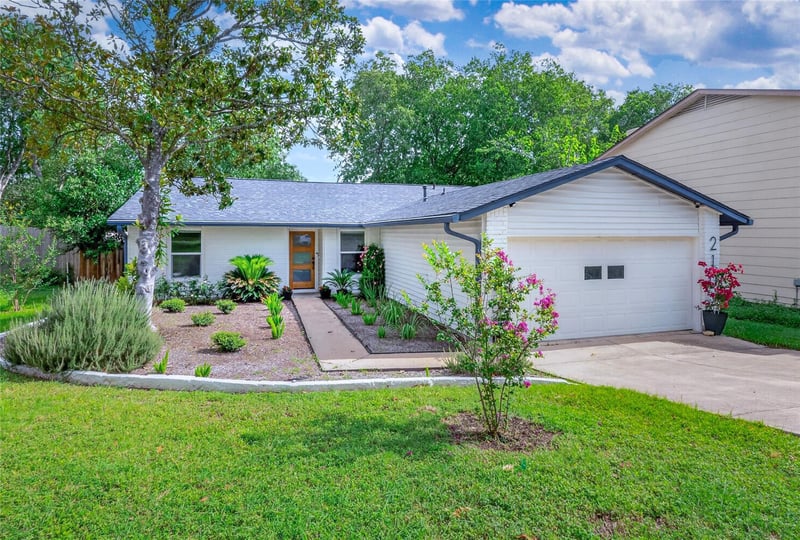 Virtual tour of 2102 Lear LN