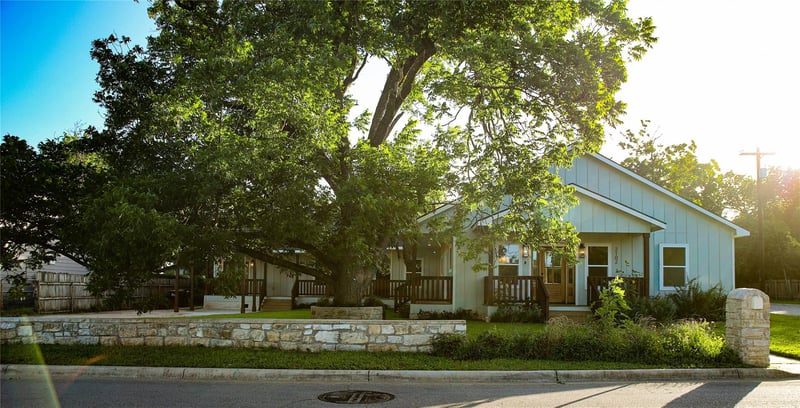 Virtual tour of 2102 S Church ST