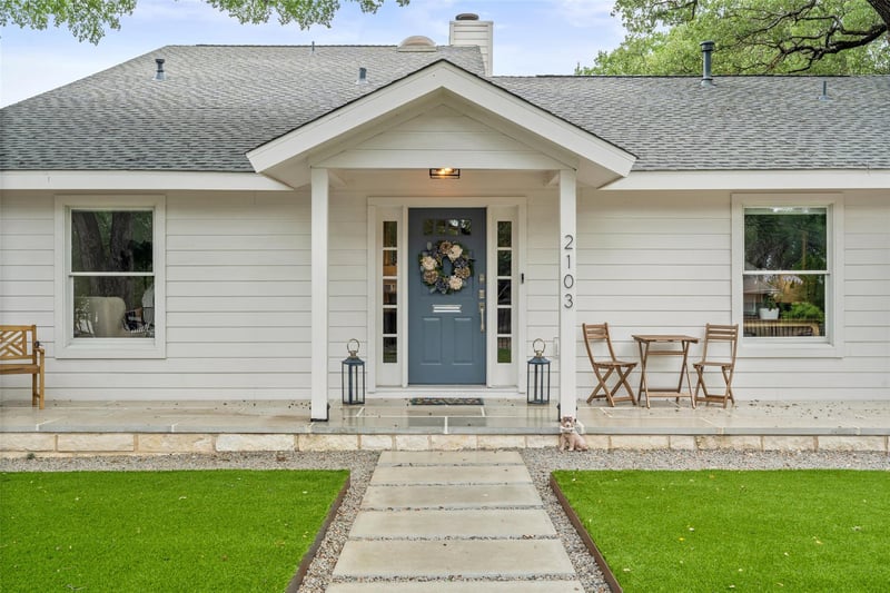 Virtual tour of 2103 W 10th ST