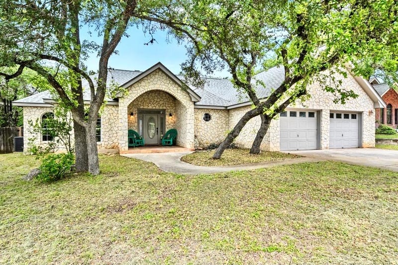 Virtual tour of 2104 Lancaster ST