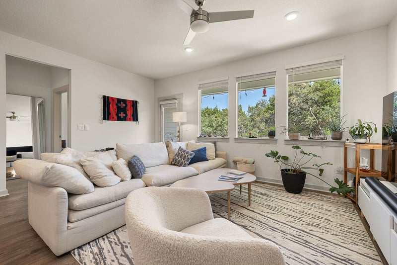 Virtual tour of 2104 Sisterdale LN