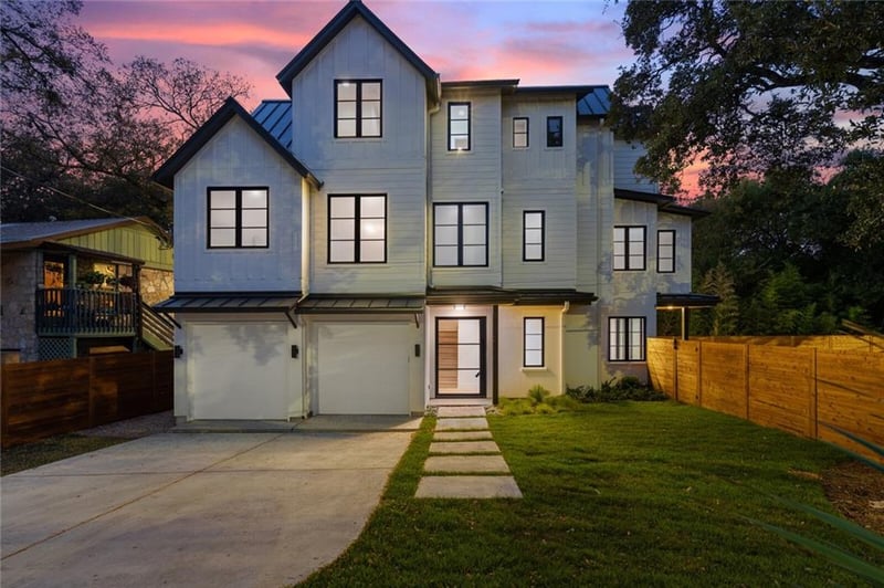 Virtual tour of 2104 Winsted LN