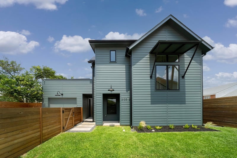 Virtual tour of 2105 SL Davis Ave. #2 Unit #2