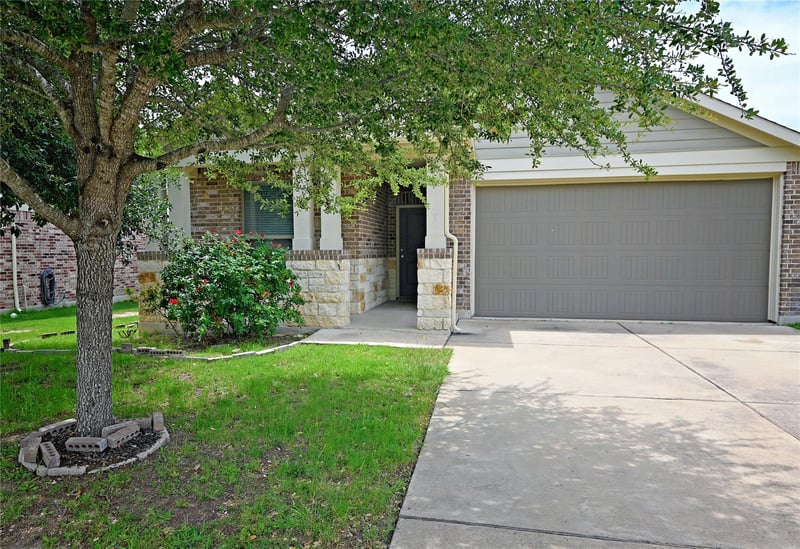 Virtual tour of 2108 Maplewood DR