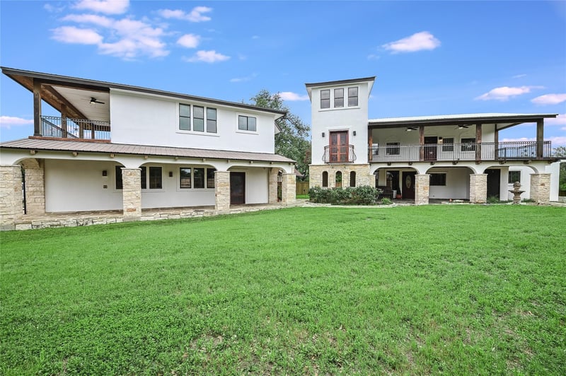 Virtual tour of 2108 N Cuernavaca DR