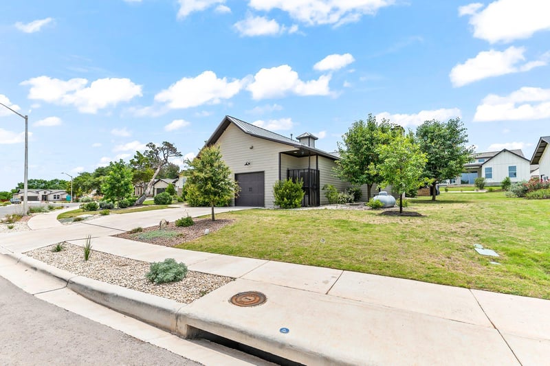 Virtual tour of 2108 Quiet Stables CIR