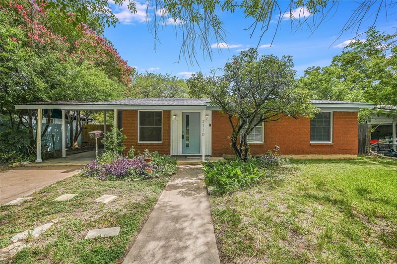 Virtual tour of 2110 Bristol Dr