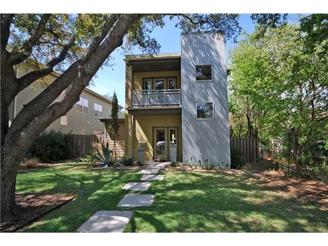 Virtual tour of 2110 Eva St