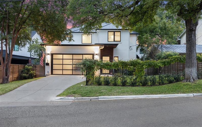 Virtual tour of 2111 Peach Tree ST