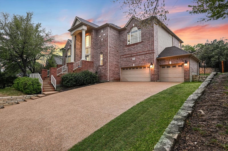 Virtual tour of 2112 Cliffs Edge DR