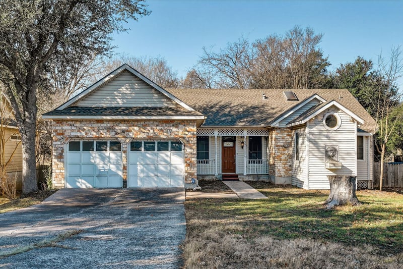Virtual tour of 2113 Cervin BLVD