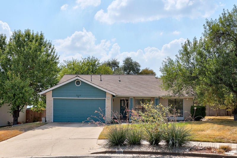 Virtual tour of 2113 Delvin Ln