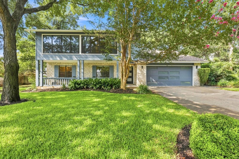 Virtual tour of 2114 Wychwood DR