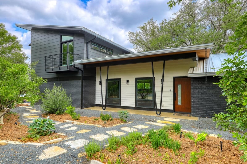 Virtual tour of 2115 Barton Hills DR