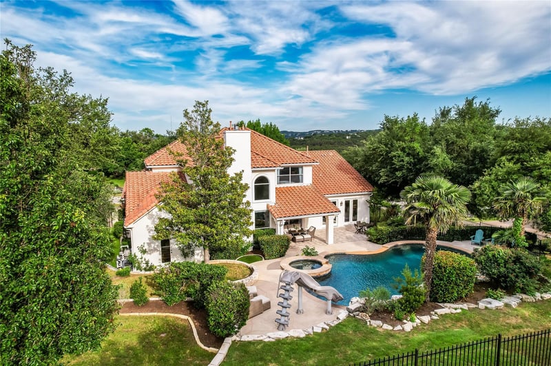 Virtual tour of 2116 Demona DR