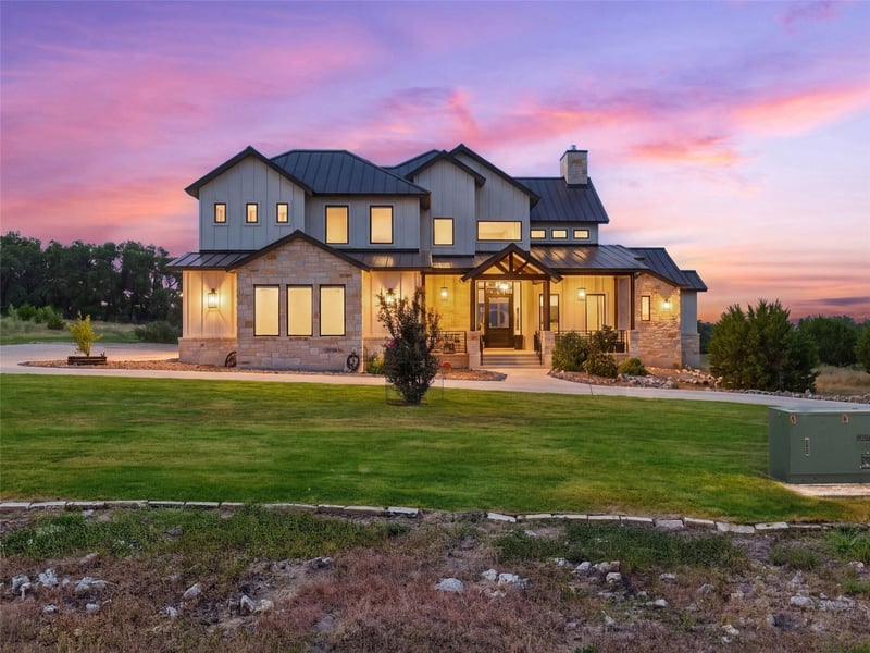 Virtual tour of 2116 Senora RDG