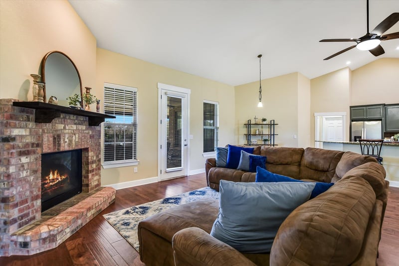 Virtual tour of 212 Christine LN