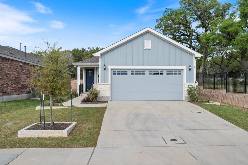 Virtual tour of 212 Coachsmith ST