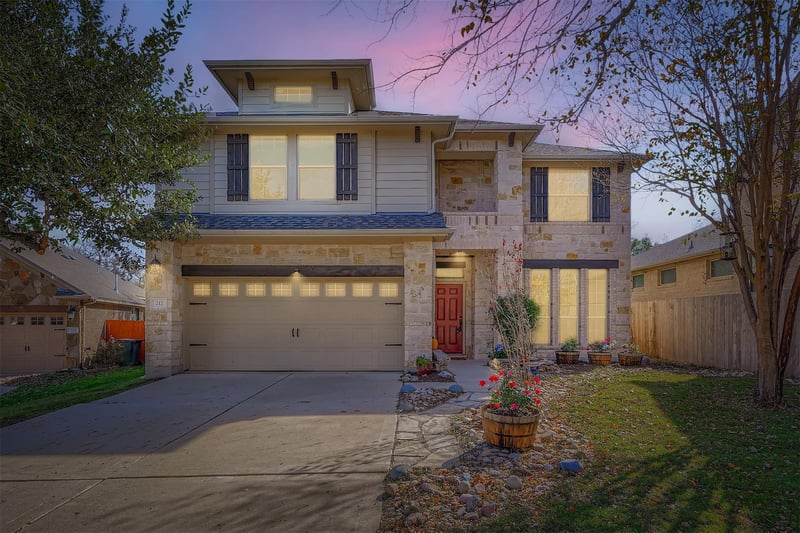 Virtual tour of 212 Great Circle CV