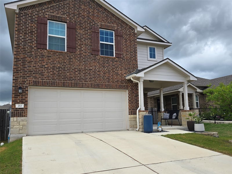 Virtual tour of 212 Yoakum ST
