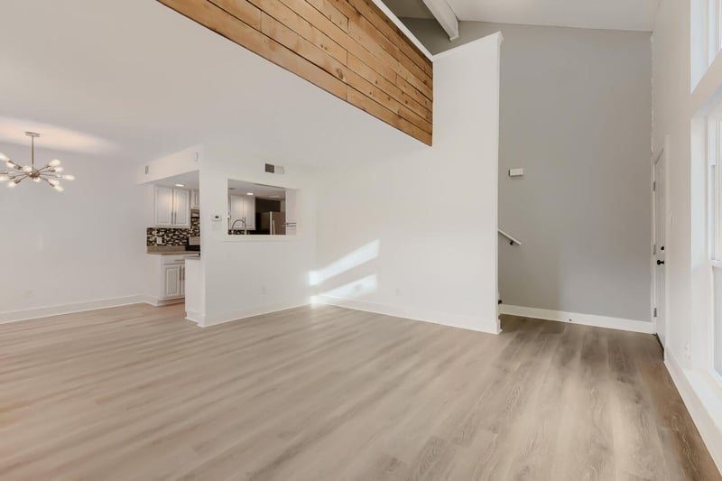 Virtual tour of 2124 Burton DR Unit #174