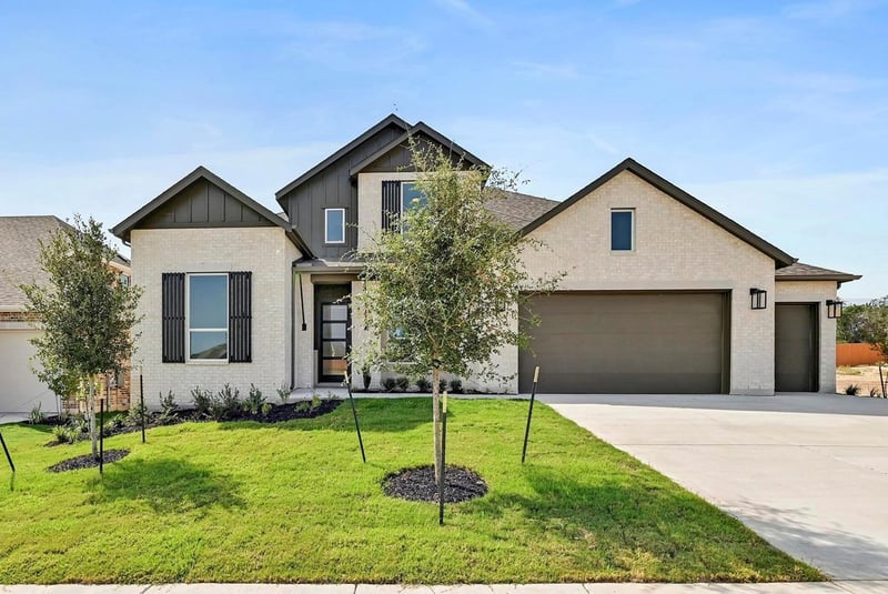 Virtual tour of 213 Luttrell Ln