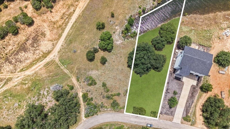 Virtual tour of 21307 Cardinal Ave