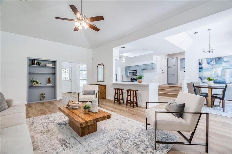 Virtual tour of 2132 Northcrest DR