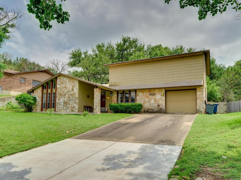Virtual tour of 2137 Barton Hills DR