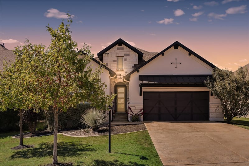 Virtual tour of 214 Gulfton St