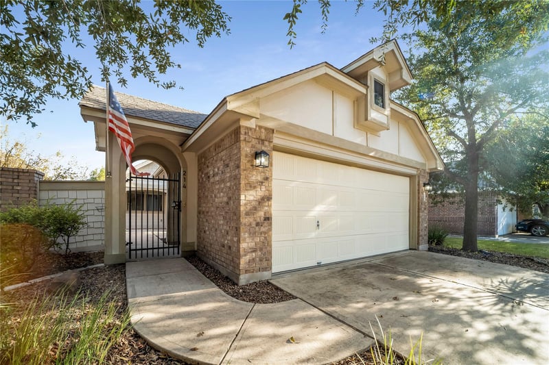 Virtual tour of 214 Silo ST