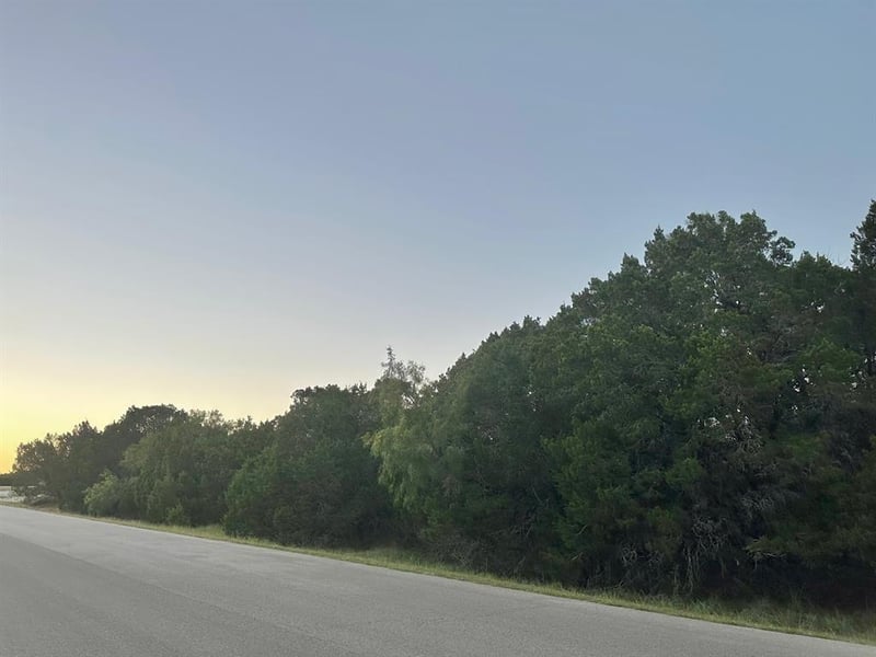 Virtual tour of 21402 Highland Lake Dr