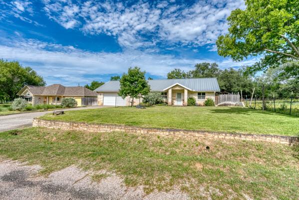 Virtual tour of 215 E McGee TRL