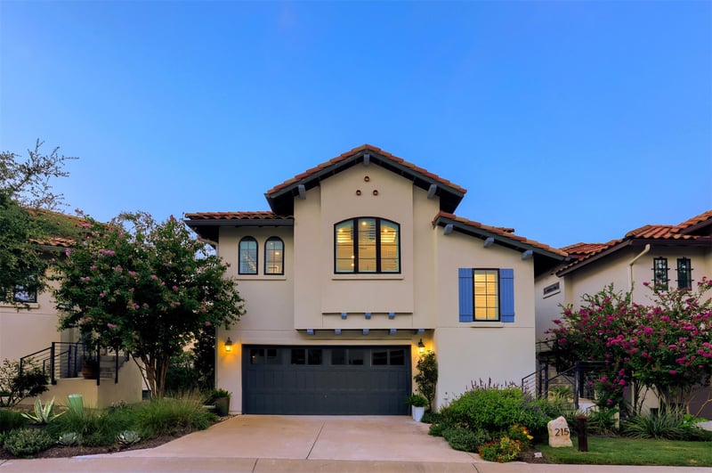 Virtual tour of 215 Honey Creek CT