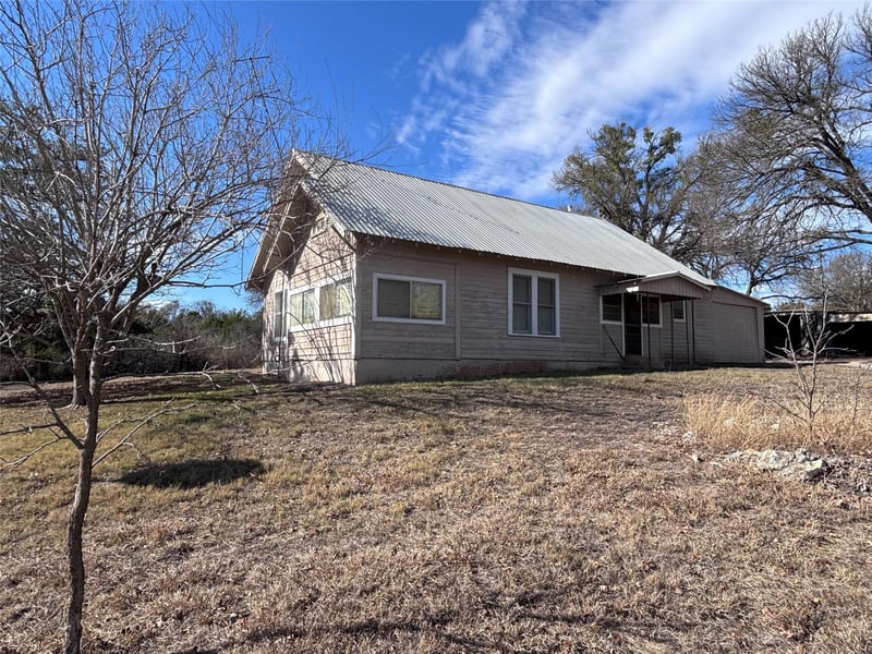 Virtual tour of 2150 County Road 153