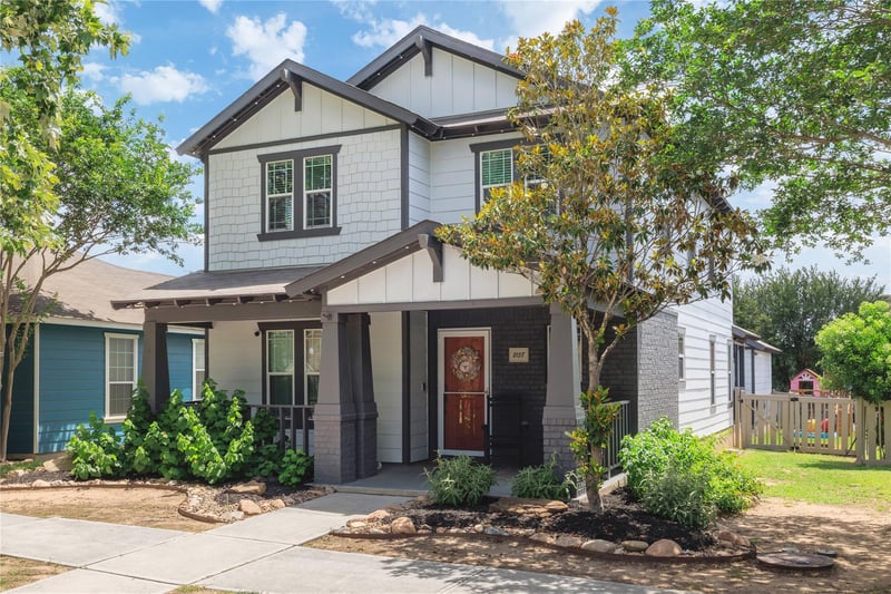 Virtual tour of 2158 Herzog