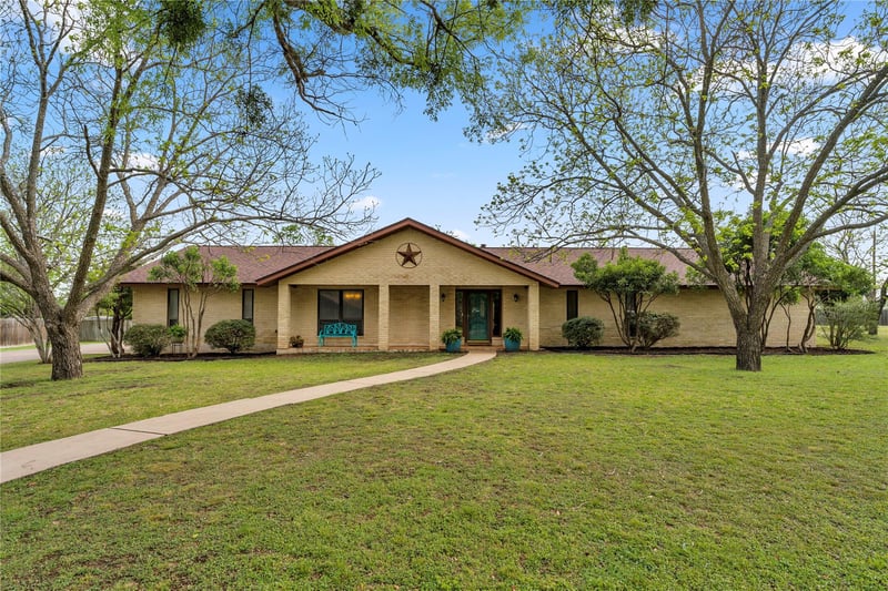 Virtual tour of 217 Corder LN