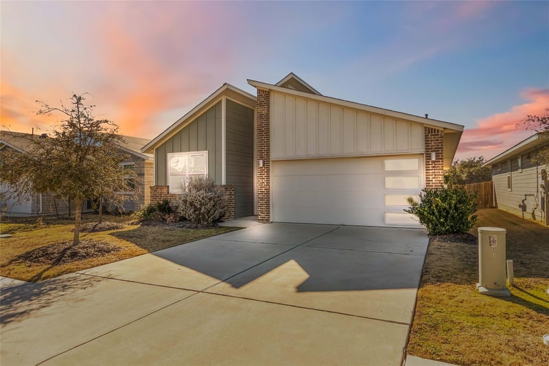 Virtual tour of 217 Deserti Rd