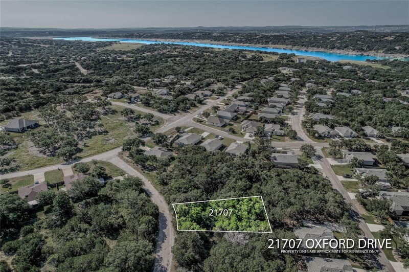 Virtual tour of 21707 Oxford Dr